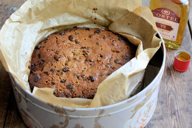 With only just under six weeks to go until the Big Day, that’s Christmas Day, now is the time to make your Christmas Cake! I make mine anytime between the end of October and Mid November, in an attempt to get it “fed” with plenty of brandy, which results in a moist, rich and fruity cake that all my family (and friends) love.