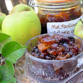 Old Fashioned Apple Chutney