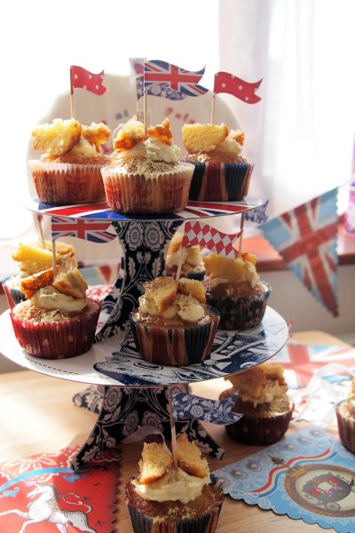 Royal Elderflower & Lemon Curd Butterfly Cakes