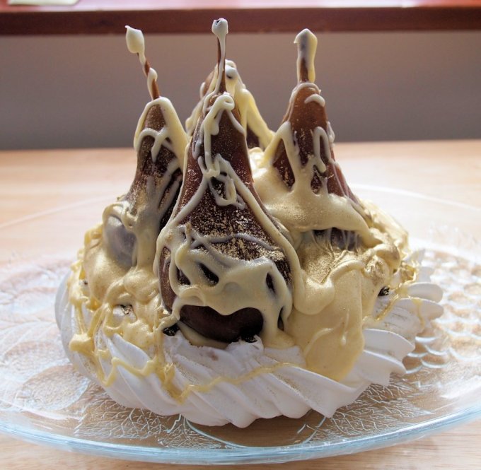 Regal Pear and Chocolate Pavlova Crown