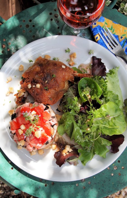 Cassoulet salade d'été avec confit de canard (Summer Cassoulet Salad with Preserved Duck)