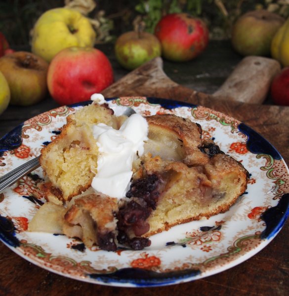 Apple, Bramble & Pear Tray Bake Recipe