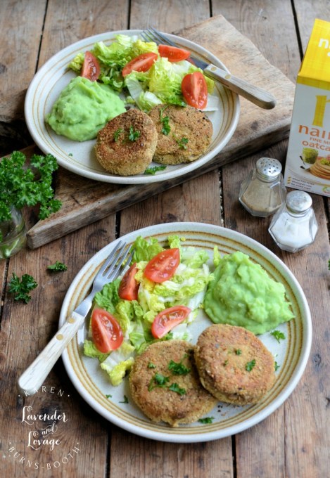 Salmon Fishcakes with Oatcake Crumb